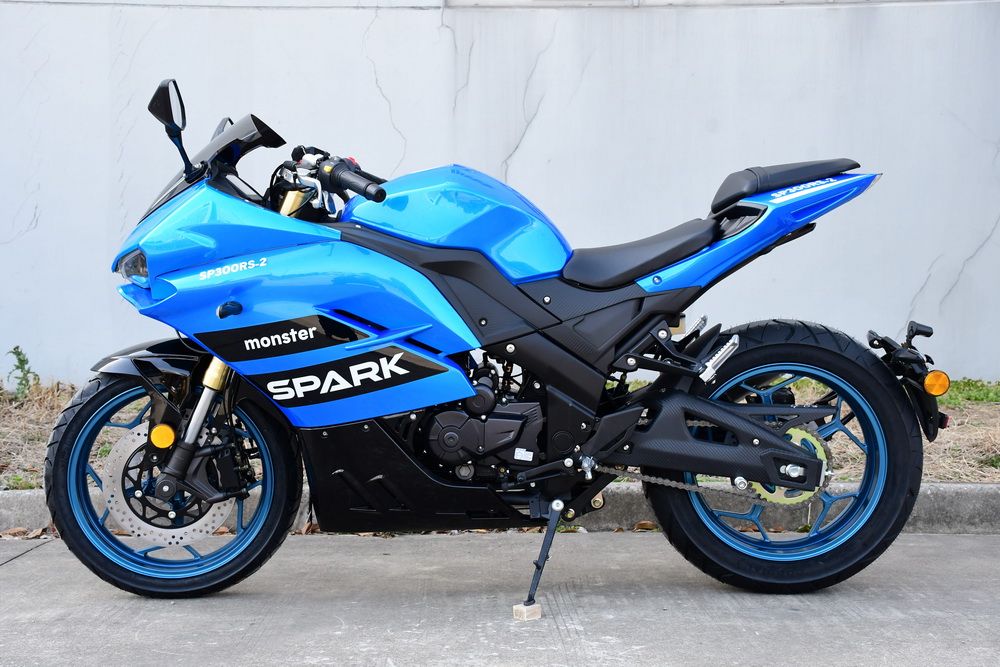 Мотоцикл Spark SP300RS-2 Синій збоку крупним планом