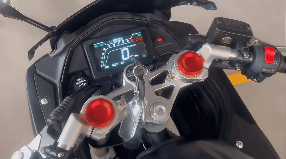 Мотоцикл Spark SP300RS-2 Зона керма