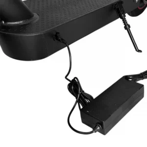 Електросамокат E9 PRO MAX Forte під'єднана зарядка